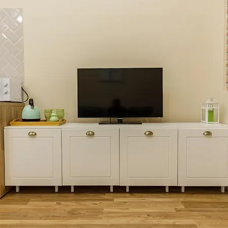 Beautiful In Heart Of Historical Center