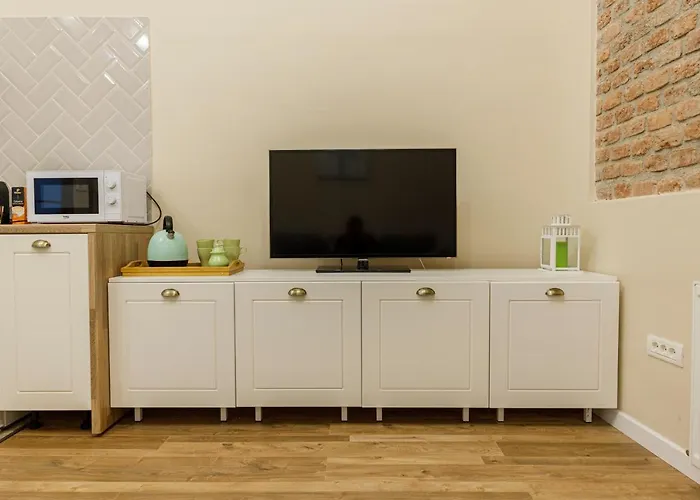 Beautiful In Heart Of Historical Center