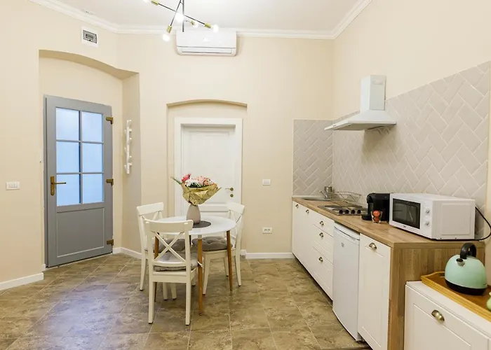 Beautiful In Heart Of Historical Center *