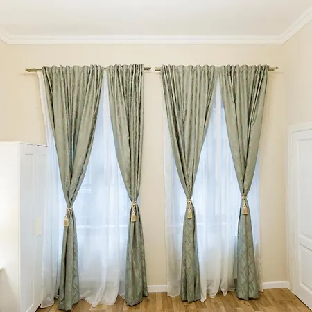 Beautiful In Heart Of Historical Center Apartment *